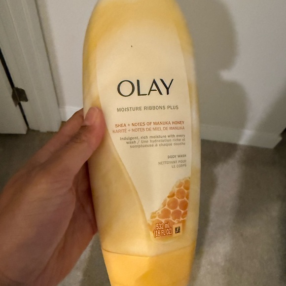 Olay Moisture Ribbons Plus Body Wash SHEA + MANUKA HONEY | 18 oz - Picture 1 of 4
